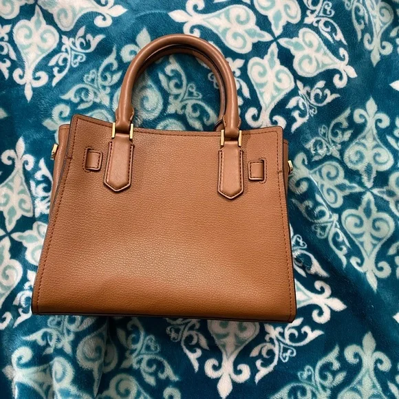 Michael Kors Hamilton Handbag. - Picture 8 of 8